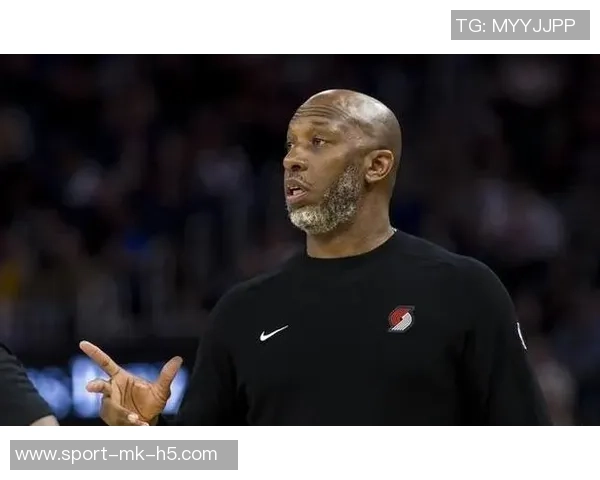 戈贝尔直言球队缺乏拼搏精神与责任感呼吁改善现状